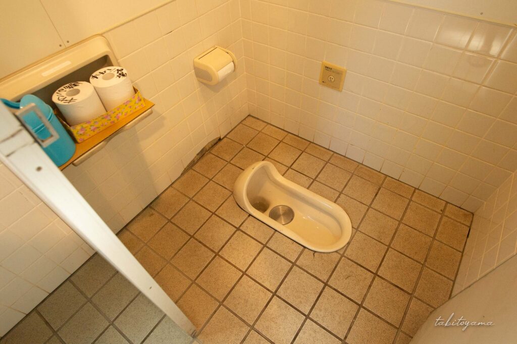 東大沼キャンプ場の和式トイレ