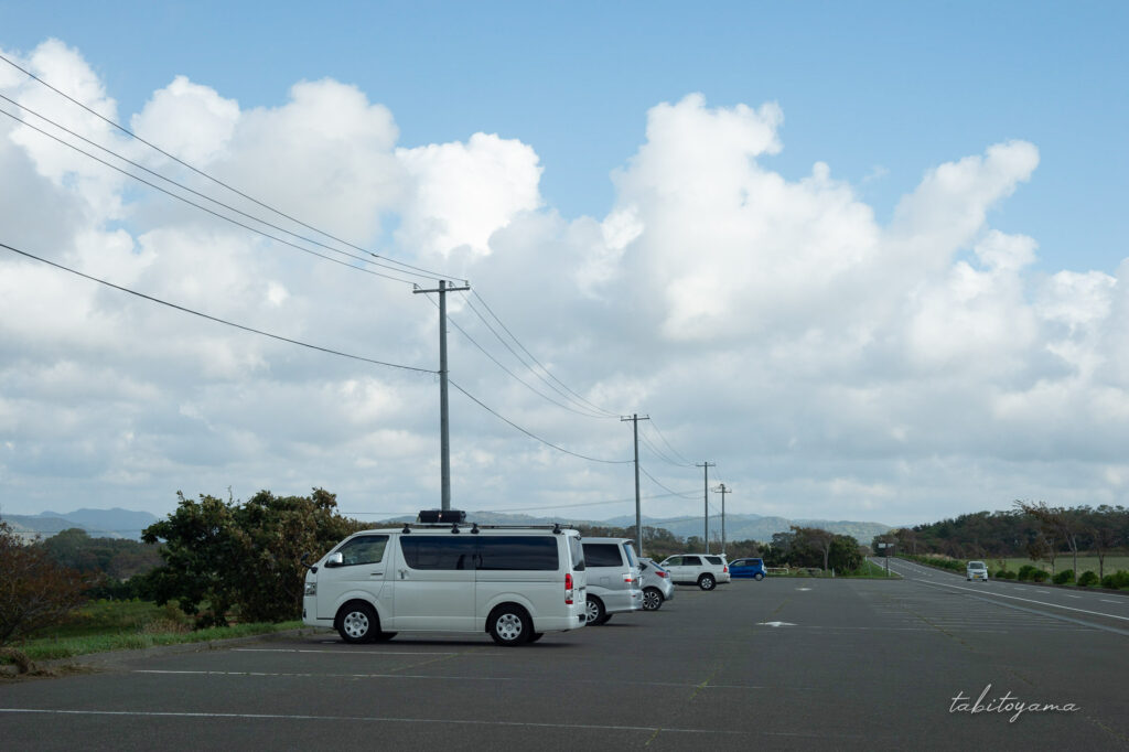 みさき台公園キャンプ場の上段サイトの駐車場