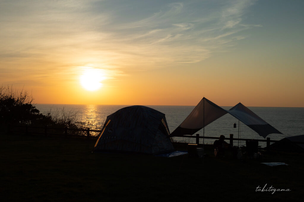 みさき台公園キャンプ場の上段サイトから見る夕陽