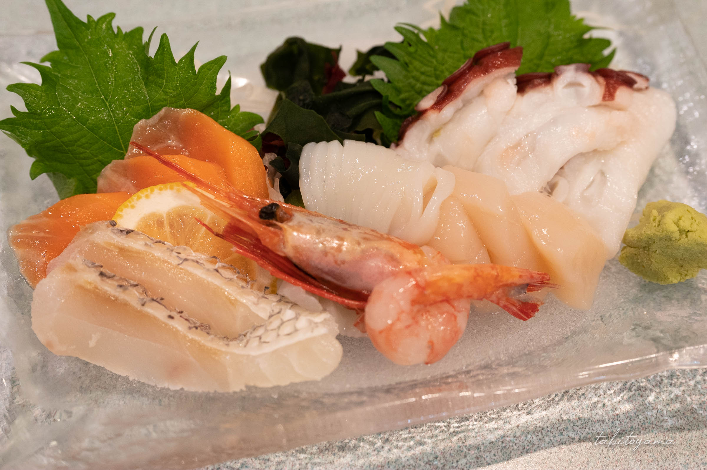 新日本海フェリーレストランの刺身の盛り合わせ