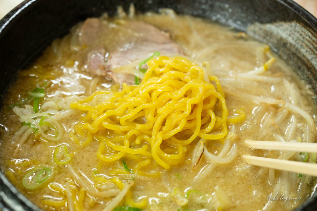 満足ヌードルラーメンハウスのあま味噌ラーメン