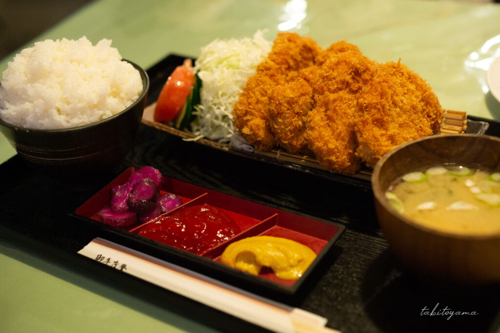 ボリューム亭のヒレカツ定食