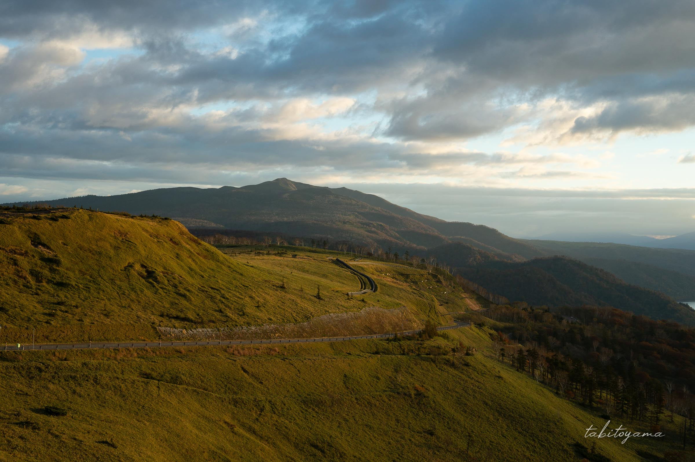 美幌峠展望台へと続く峠道
