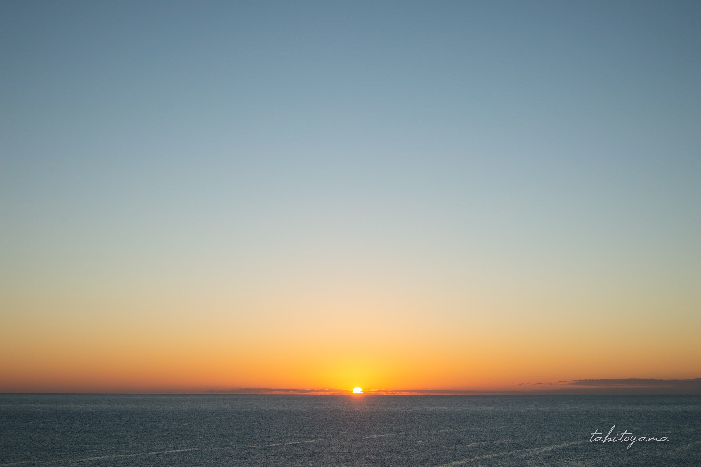 霧多布岬展望台から見る水平線から登る朝日