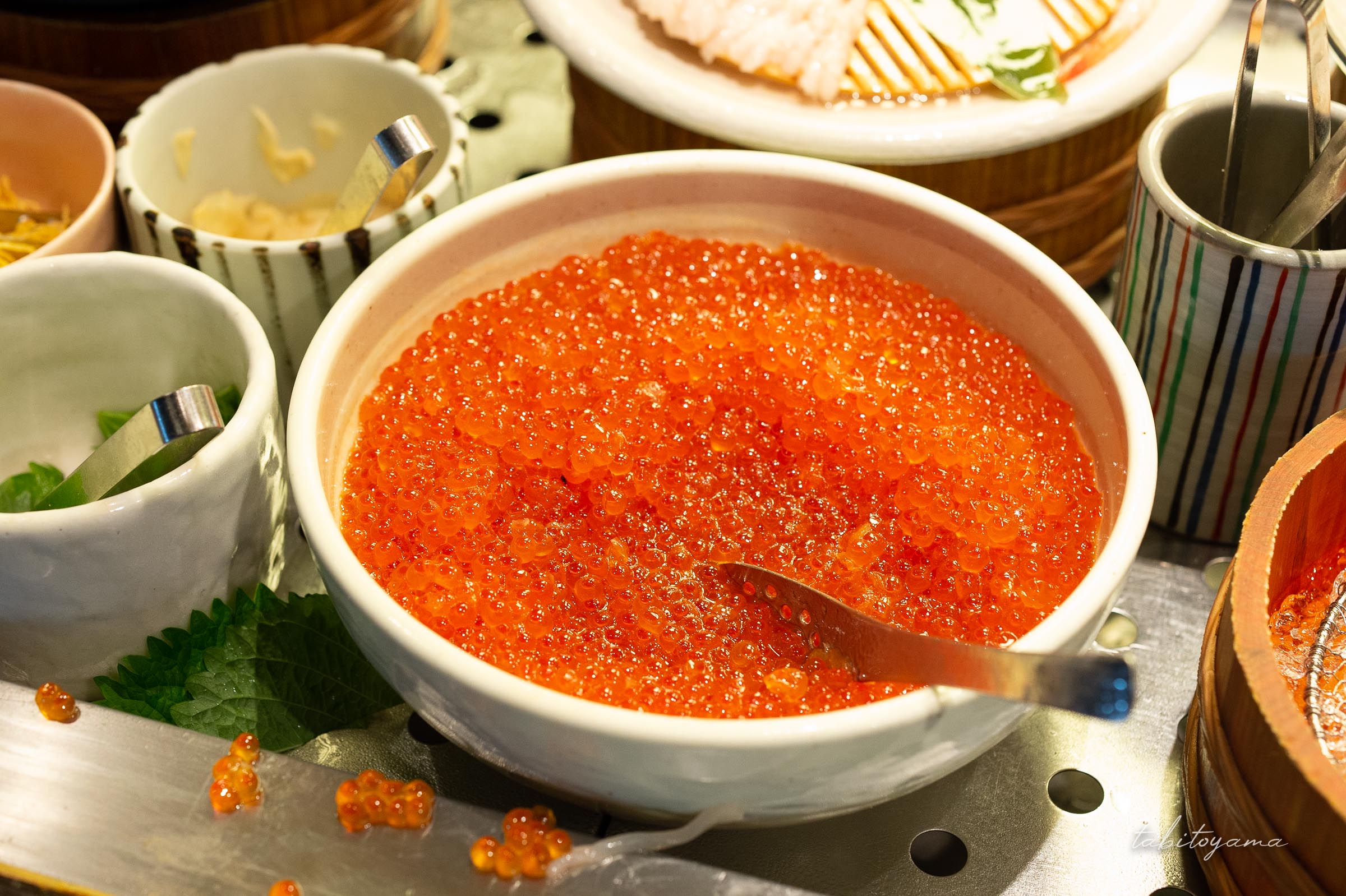 ラビスタ函館ベイの朝食バイキング会場、北の番屋の名物いくらかけ放題