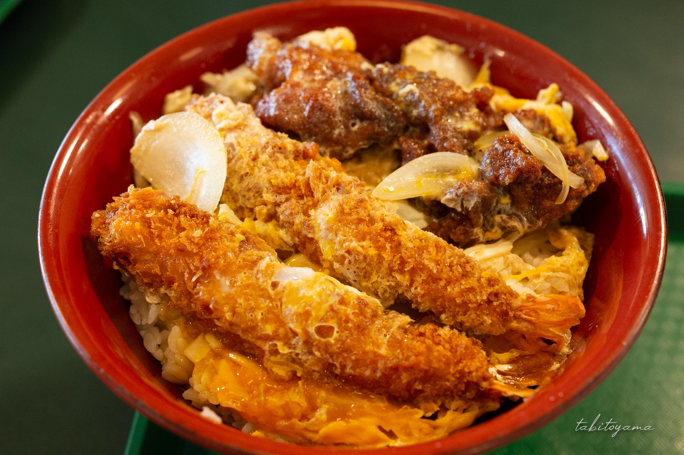 ラッキーピエロのエビチキン丼