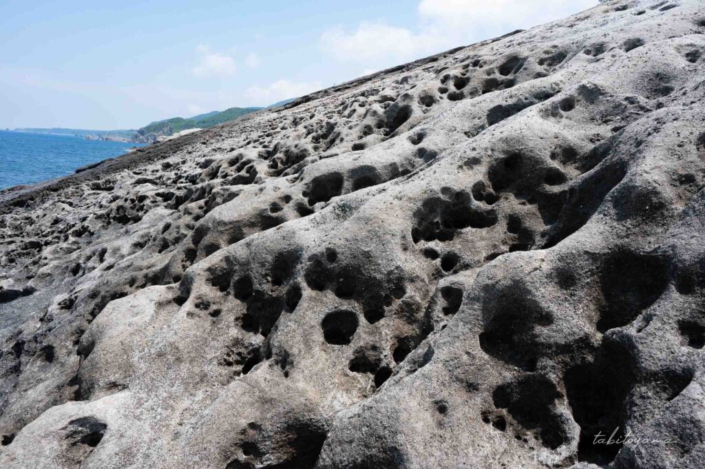 平根崎の波蝕甌穴群
