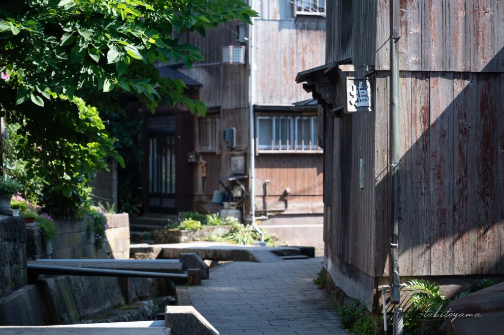 宿根木の三角家