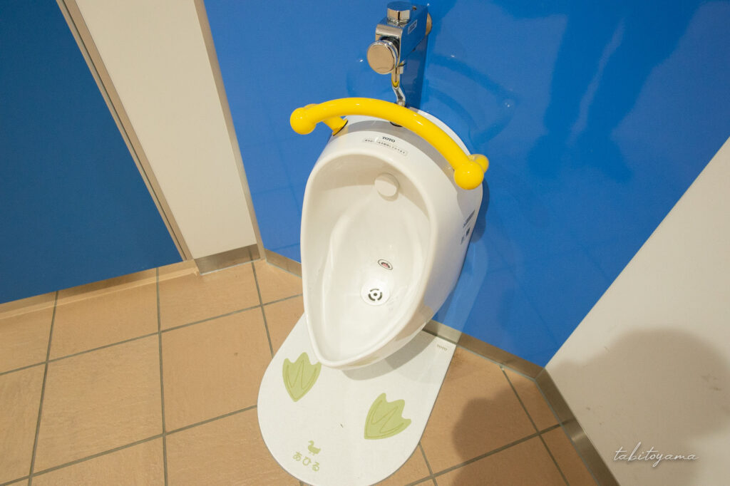 道の駅おとふけなつぞらの里の子供用小便器