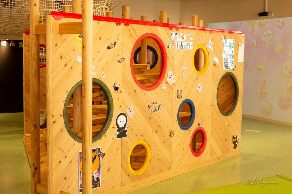 道の駅おとふけなつぞらの里にある大型遊具「Moi Moi（モイモイ）」