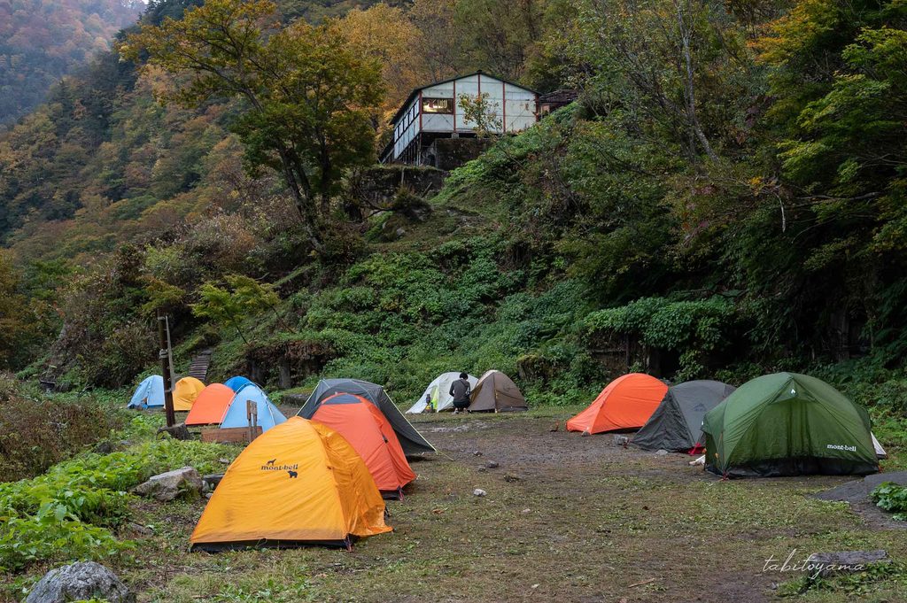 阿曽原温泉小屋のテント場